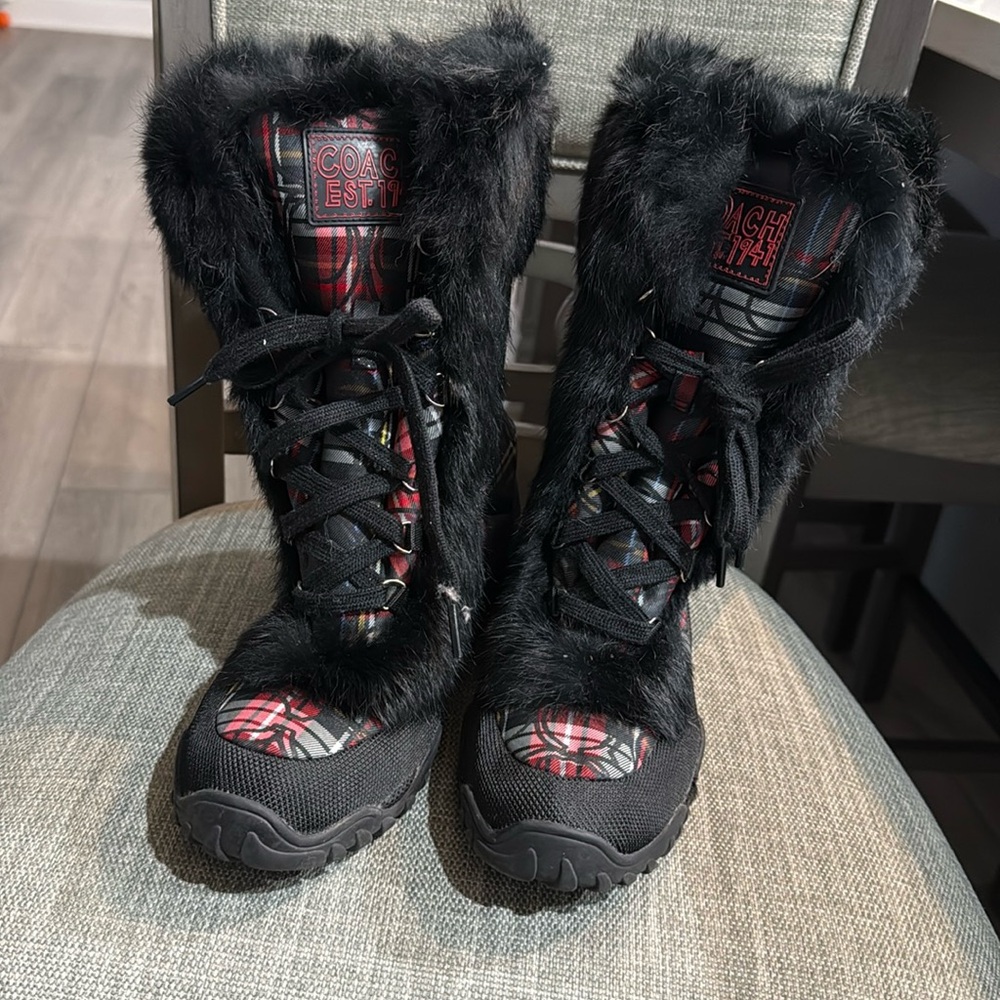 *Like New *
 Coach Fur boots
Size 7 1/2
Plaid 
Very cute and comfortable
